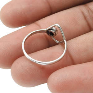 Bague en argent sterling 925 de créateur, sertie d'une pierre précieuse grenat taille ronde, bijoux bohèmes faits à la main pour femmes, prix de gros. - Product Image 3