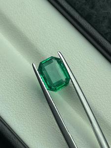 พลอยมรกตสีเขียวธรรมชาติทรงแปดเหลี่ยมสำหรับทำเครื่องประดับ - Product Image 2