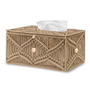 Caja de pañuelos bohemia de madera de mango hecha a mano por Aqdus Saleem con detalles de macramé - Ecológica, duradera, al por mayor - Product Image 1