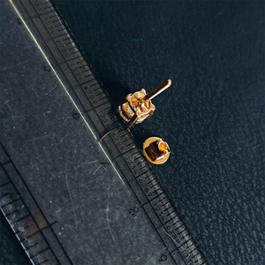 ต่างหูเพชรเม็ดเดี่ยวทรงทันสมัยทอง 14K เพชรเพาะเลี้ยง |   เครื่องประดับทำมือสำหรับผู้หญิง |   ของขวัญสำหรับงานปาร์ตี้ |   ขายส่งจากโรงงานโดยตรง - Product Image 2