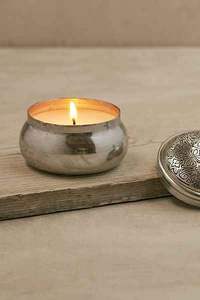 Portavelas Metálico Atemporal para Decoración e Iluminación del Hogar, Crea un Ambiente Relajante con una Elegante Presentación de Luz de Vela - Product Image 6