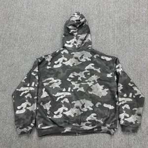 Sudadera con Capucha Reversible Personalizada con Forro Térmico de Waffle, Corte Cuadrado y Ajustado con Cremallera y Estampado DTG Vintage Desgastado para Hombre - Product Image 2