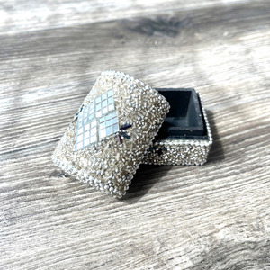 Caja de Madera Premium para Recuerdos de Boda, Caja de Joyería Hecha a Mano en India, Regalos de Recuerdo, Caja de Madera con Cuentas y Brillo - Product Image 1