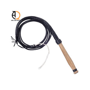 Fouet de boucher long en cuir tressé - Product Image 3