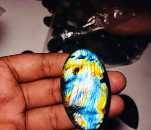 Cabujón de piedras preciosas sueltas de labradorita de múltiples formas naturales, fabricación de joyas pulidas, tamaños de piedras preciosas, cristal mixto, uso artesanal - Product Image 1