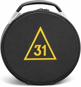 กล่องใส่หมวกมงกุฎพิธีกรรมสก็อตติช 31 องศา ของสมาคมเมสัน ทรงกลม สีดำ ทำจากหนังเทียม บุด้วยกำมะหยี่ด้านใน - Product Image 1