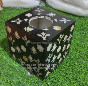 Vente en gros Boîte cube de mouchoirs carrée noire personnalisée Boîte à mouchoirs en papier acrylique de voyage pour salle de bain à domicile - Product Image 5