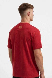 เสื้อยืดคอกลมแขนสั้นสีแดงสำหรับผู้ชาย ONETEN พร้อมพิมพ์ลายโลโก้นกอินทรีด้านหน้า - Product Image 6