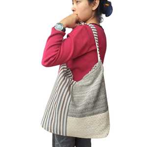 Bolsa de Tela Ecológica Personalizada, Resistente, Monocromática, Reutilizable, para Compras, con Capacidad de 20-21L, Impresión Digital y Bordado - Product Image 3