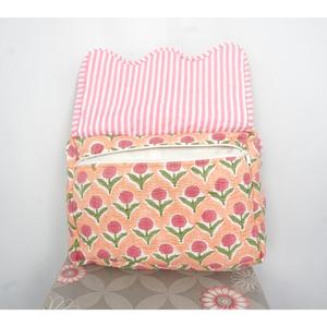 Bolsa de Maquillaje Multifuncional Vintage Ligera y Ecológica de Algodón 100% con Diseño de Borlas, Marca WOODEN BLOCK CRAFT INDIA - Product Image 2