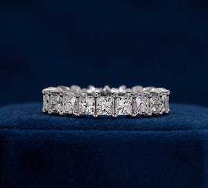 แหวนเพชรเลี้ยงในห้องปฏิบัติการแบบ Eternity คลาสสิก แหวนทอง 14K ทรง Princess Cut สำหรับงานแต่งงาน 3.50 กะรัต - Product Image 1