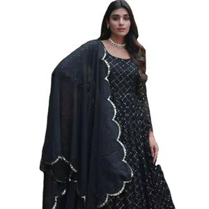 ชุดลำลองสไตล์อินเดียคุณภาพพรีเมียมสำหรับสาวๆ ผ้าไหมซารีปักลายด้วยด้ายหลากสีและเลื่อม  ผ้าโมดอลวิสโคส - Product Image 1