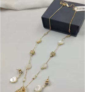 Collier de créateur avec pendentif fantaisie et perles serti de boucles d'oreilles pour la fête, parfait pour le mariage, à porter au quotidien pour les femmes - Product Image 2