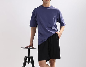 T-shirt basique surdimensionné pour homme, coupe ample et décontractée, col rond en coton, manches courtes, tissu respirant, style streetwear décontracté pour tous les jours. - Product Image 5