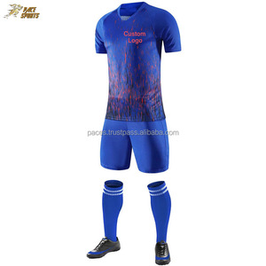 ชุดฟุตบอลแบบยูนิเซ็กซ์ เสื้อและกางเกงขาสั้นสั่งทำได้ ชุดกีฬาสำหรับผู้ใหญ่ ผลิตจากโพลีเอสเตอร์ 100% พร้อมสีและโลโก้ตามสั่ง โดย Pace Sports Shop - Product Image 5