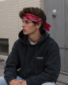 Pañuelo de algodón rojo llamativo para hombres y mujeres, pañuelo unisex con diseño paisley para uso diario, viajes, festivales y uso cotidiano. - Product Image 2