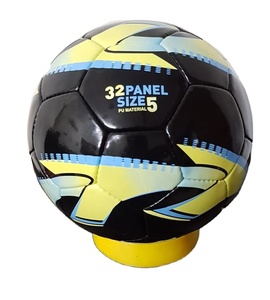 Ballon de football PU 5 de meilleure qualité, léger, cousu à la machine pour l'entraînement quotidien en plein air et en intérieur. - Product Image 3