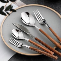 Cuillère classique en acier inoxydable poli miroir, best-seller, pour soupe, riz, dessert, durable, pour la salle à manger et la cuisine
