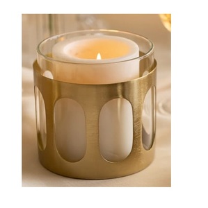 Porte-bougie en aluminium finition dorée, design élégant, style hurricane, pour centres de table de mariage, bougeoir - Product Image 3