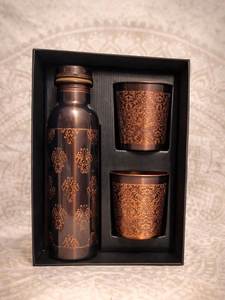 Botella de agua grande de cobre martillado con diseño de hoyuelos, portátil y moderna, para uso doméstico. - Product Image 4