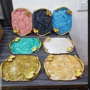 Bandeja de servicio de resina de lujo hecha a mano con mango de metal para cocina casera y bandeja de mesa decorativa multifuncional para regalos - Product Image 2