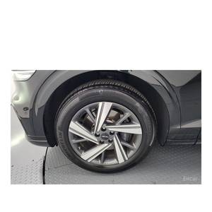 Genesis GV70 2024 2.5T Gasolina 2WD con 9,371 km, Caja de Cambios Automática, Asientos de Cuero, Volante a la Izquierda, Cámara Trasera - Product Image 5