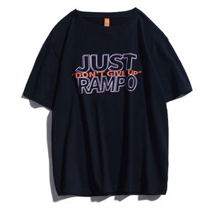 เสื้อยืดผู้ชายสไตล์ฤดูร้อน ลายกราฟิก แขนสั้น คอกลม ผ้าเนื้อนุ่ม พิมพ์ลายดิจิทัลตามสั่ง ทรงหลวม - Product Image 2