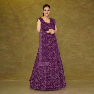 Elegante Vestido de Red con Bordado de Cristales y Detalles Florales, Estilo Línea A, con Dupatta Transparente, Atuendo Modesto y Elegante para Ocasiones Especiales - Product Image 2