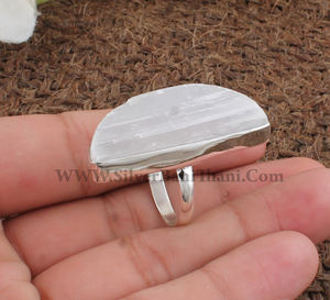 แหวนเซเลไนต์สีขาวธรรมชาติรูปพระจันทร์ครึ่งเสี้ยวชุบเงิน แหวนรูปพระจันทร์เสี้ยว เครื่องประดับพลอยบำบัดสำหรับผู้หญิง พลังเรกิ - Product Image 5