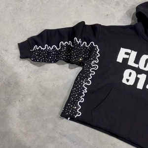 Fabricant d'écusson de broderie vieilli personnalisé 500GSM French Terry Boxy Cut Edge Raw Hem Cropped Rhinestone Hoodies - Product Image 2