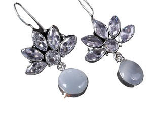 Pendientes de Aro Étnicos Boho para Mujer |   Joyería llamativa de latón con circonitas y diseño floral tribal, con baño de plata - Product Image 5