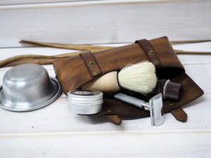 Kit de Rasage Homme Personnalisable en Cuir avec Trousse de Maquillage et Pinceau à Raser – Offre Spéciale Lavable et Abordable - Product Image 1