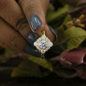 Anillo de Compromiso con Diamante Cultivado en Laboratorio, Corte Brillante Redondo, RITZIN |   Anillo de boda con halo y engaste de circonitas |   Estilo Adorable para Mujer - Product Image 5