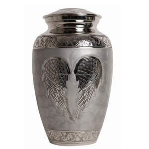 โกศบรรจุอัฐิทองเหลืองคุณภาพดีที่สุดสำหรับขายส่ง  แกะสลักลายปีกเคลือบนิกเกิล  สำหรับใส่เถ้ากระดูกมนุษย์ อุปกรณ์งานศพ ขนาด 10 นิ้ว - Product Image 1