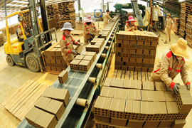 Tuiles de toit en argile résistantes à la chaleur de style traditionnel du fabricant du Vietnam 10 tuiles personnalisables pour le bureau de décoration extérieure-EXW - Product Image 4