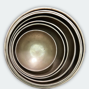 Juego de cuencos de bronce antiguo Chakara con estampado de huecograbado - Product Image 3