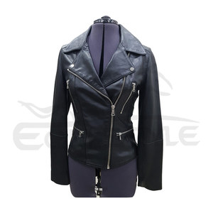 Veste en cuir noire asymétrique pour femme, style motard, avec multiples fermetures éclair argentées, personnalisable, vente en gros - Product Image 1