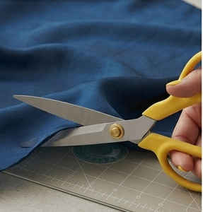 Stainless Steel Blade Rubber Handle Sharp Stainless Steel Serrated Tailor <b>Scissors</b> - Product Image 2