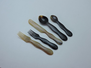 Juego de cubiertos de cuerno de búfalo de diseño artesanal, utensilios de cocina de cuerno natural, cubertería de cuerno a un precio razonable - Product Image 2