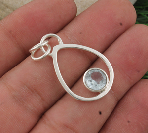 Collier minimaliste vintage avec pendentif en topaze bleue, argent sterling 925 plaqué platine, petite pierre précieuse, charme, bijoux superposables - Product Image 5