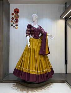 Lehenga Choli de Algodón Camric Puro con Bordado de Espejos, Especial para Navratri, Traje Étnico Tradicional para Bodas y Festividades de Invierno - Product Image 2