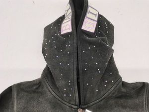 Sudadera Oversize de Felpa Francesa de Lujo Personalizada de Alta Calidad, 500 Gsm, con Bordado Desgastado, Lavado Ácido Negro y Letras de Pedrería - Product Image 4