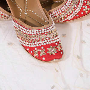 Calzado Étnico Hecho a Mano, Khussa Punjabi Pakistaní, Khussa Tradicional para Novias con Trabajos de Espejo, para Chicas - Product Image 2