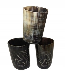 Vaso de cuerno pulido hecho a mano en Estados Unidos, tallado a mano, con diseño de animal religioso, tipo vaso de chupito vikingo, taza de regalo de boda - Product Image 4