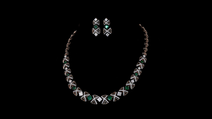 Conjunto de Collar y Aretes de Plata con Esmeralda y Diamantes de Laboratorio de Lujo |   Joyería nupcial con acabado en oro rosa |   Fabricante de Joyería de Alta Gama - Product Image 3