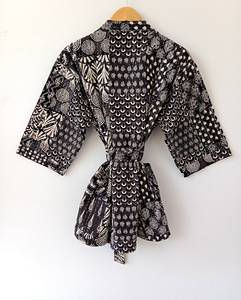 Kimono de algodón indio hecho a mano con estampado de Kantha, acolchado, para mujer, de manga tres cuartos, con cierre de cordón. - Product Image 5