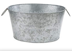 Seau de jardinière galvanisé fonctionnel avec poignée pour les installations de jardin de ferme ou les arrangements verts d'intérieur rustiques - Product Image 3