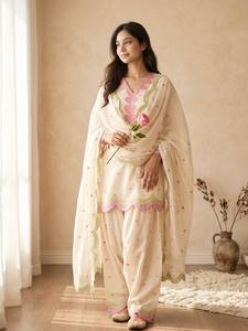 Conjunto de Salwar Kameez Largo Bordado para Mujer, con Patrón de Corazones, Kurta Pastel, Traje Palazzo con Chal para Fiestas - Product Image 2