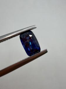 Saphir bleu naturel AAA, taille baguette conique, 1,52 carat, feu bleu de Ceylan SRI LANKA, sans trou pour la fabrication de bijoux - Product Image 5