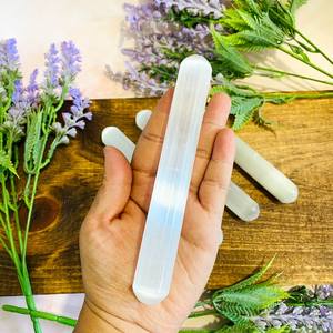 แท่งนวดคริสตัลเซเลไนต์ธรรมชาติขนาด 15 ซม. เป็นมิตรกับสิ่งแวดล้อม แกะสลักลาย  แท่งบำบัดพลังงานเรกิ  ยิปซั่มสีขาว  บำบัดรักษาด้วยพลังงานความรัก  ทำความสะอาดพลังงาน - Product Image 2